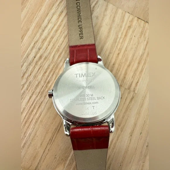 Timex ladies silver tone red leather classic watch NEW BATTERY - Picture 4 of 11